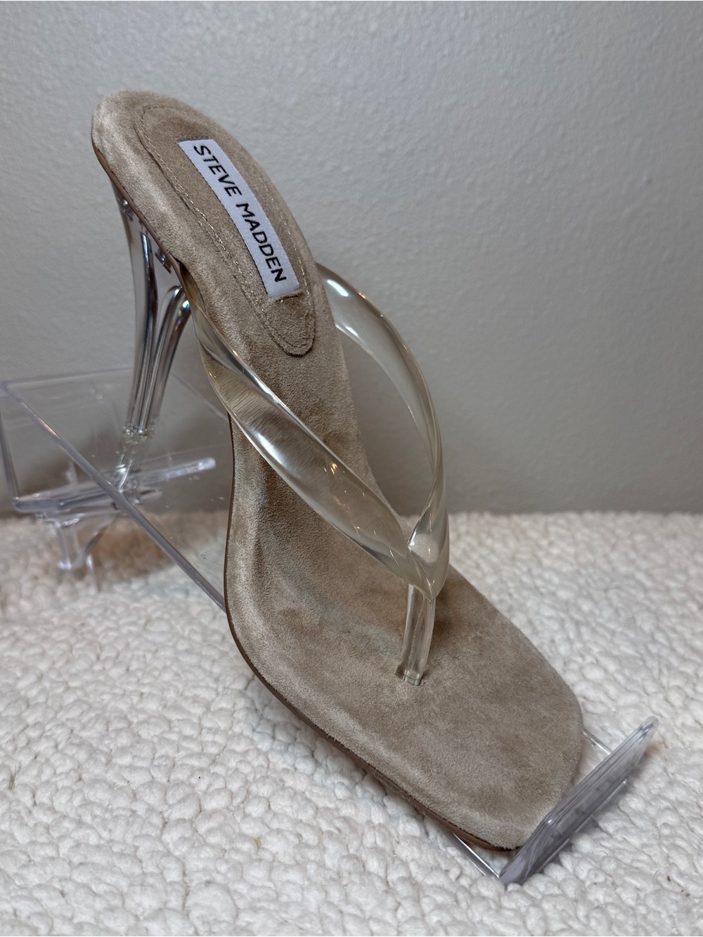 Steve Madden Clear Stiletto Thong Sandals. - Picture 4 of 11